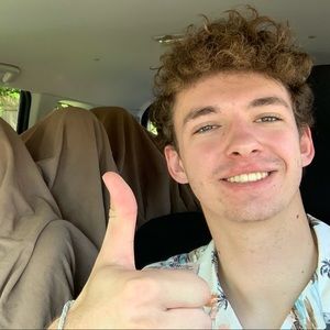 Meet your Posher, Johnny